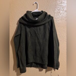 Jessica Simpson sweater